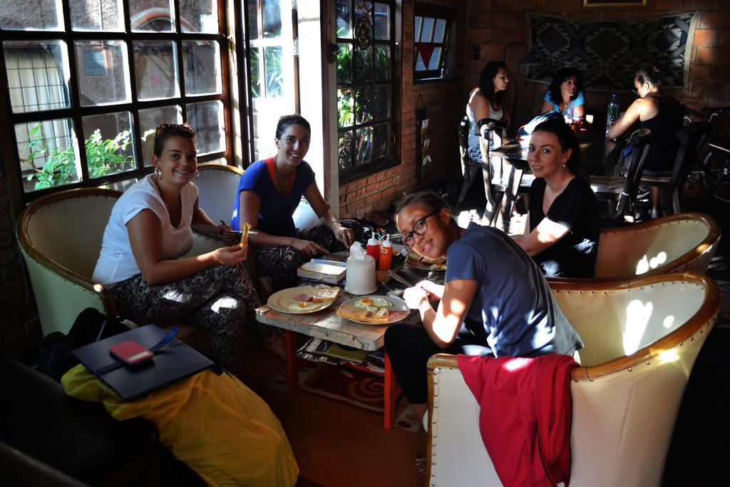 Brickhouse Ayutthaya Guesthouse Est 1986 Buitenkant foto