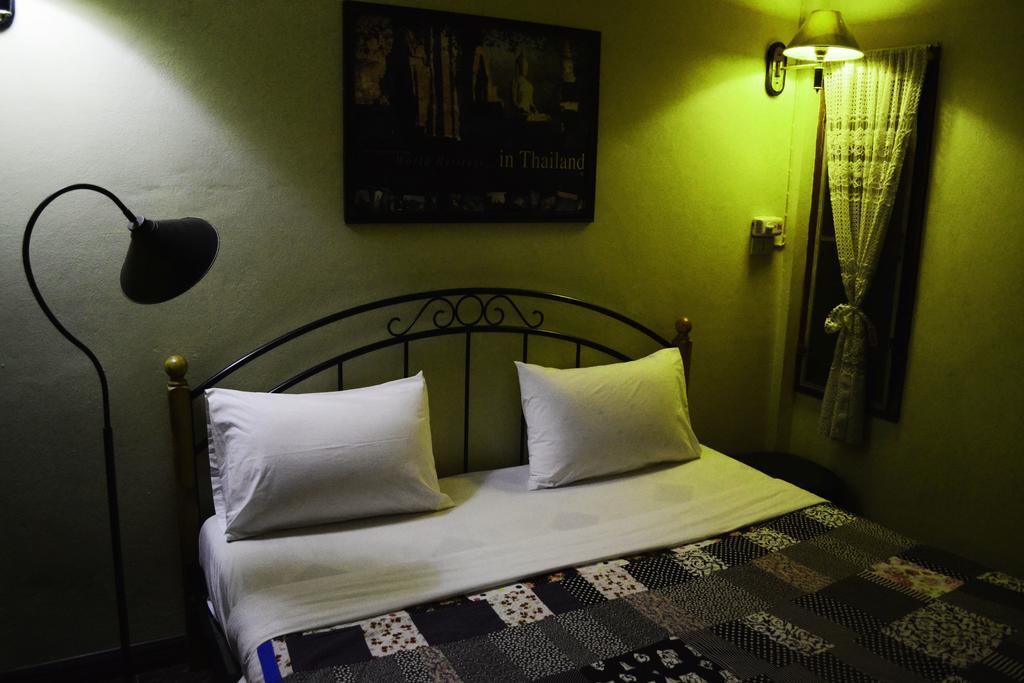 Brickhouse Ayutthaya Guesthouse Est 1986 Buitenkant foto