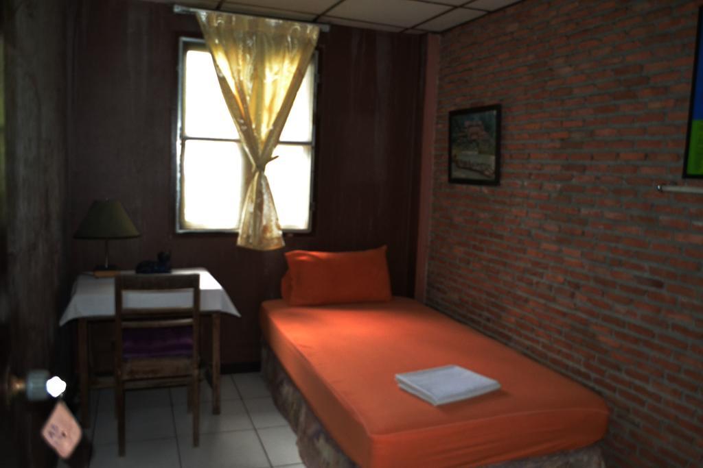Brickhouse Ayutthaya Guesthouse Est 1986 Buitenkant foto