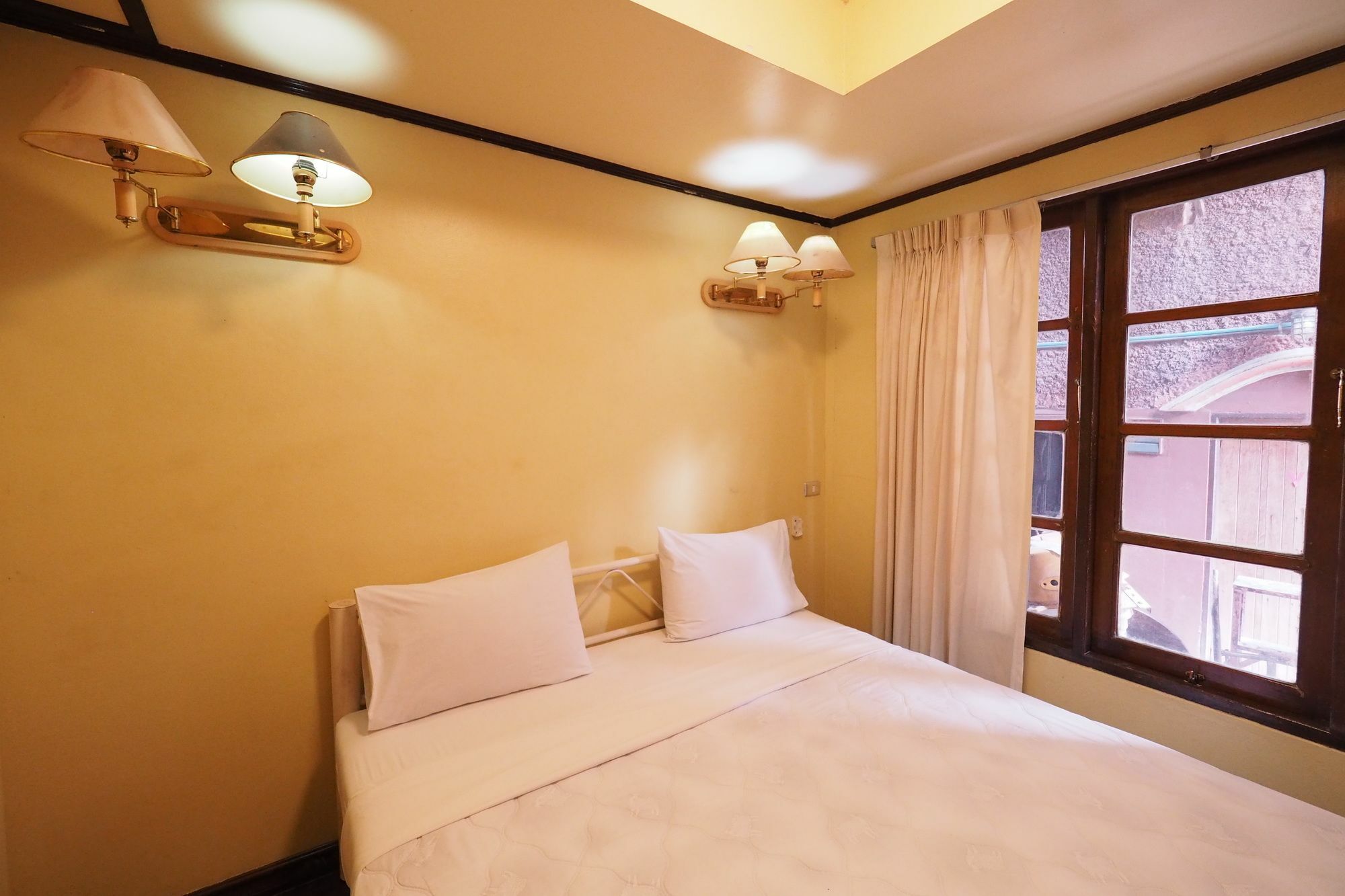 Brickhouse Ayutthaya Guesthouse Est 1986 Buitenkant foto